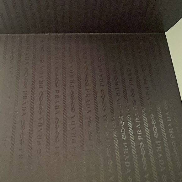 EUC PRADA HAT BALL CAP SIZE MED BLACK WITH LOGO WORN 2X BRIEFLY - Picture 14 of 14